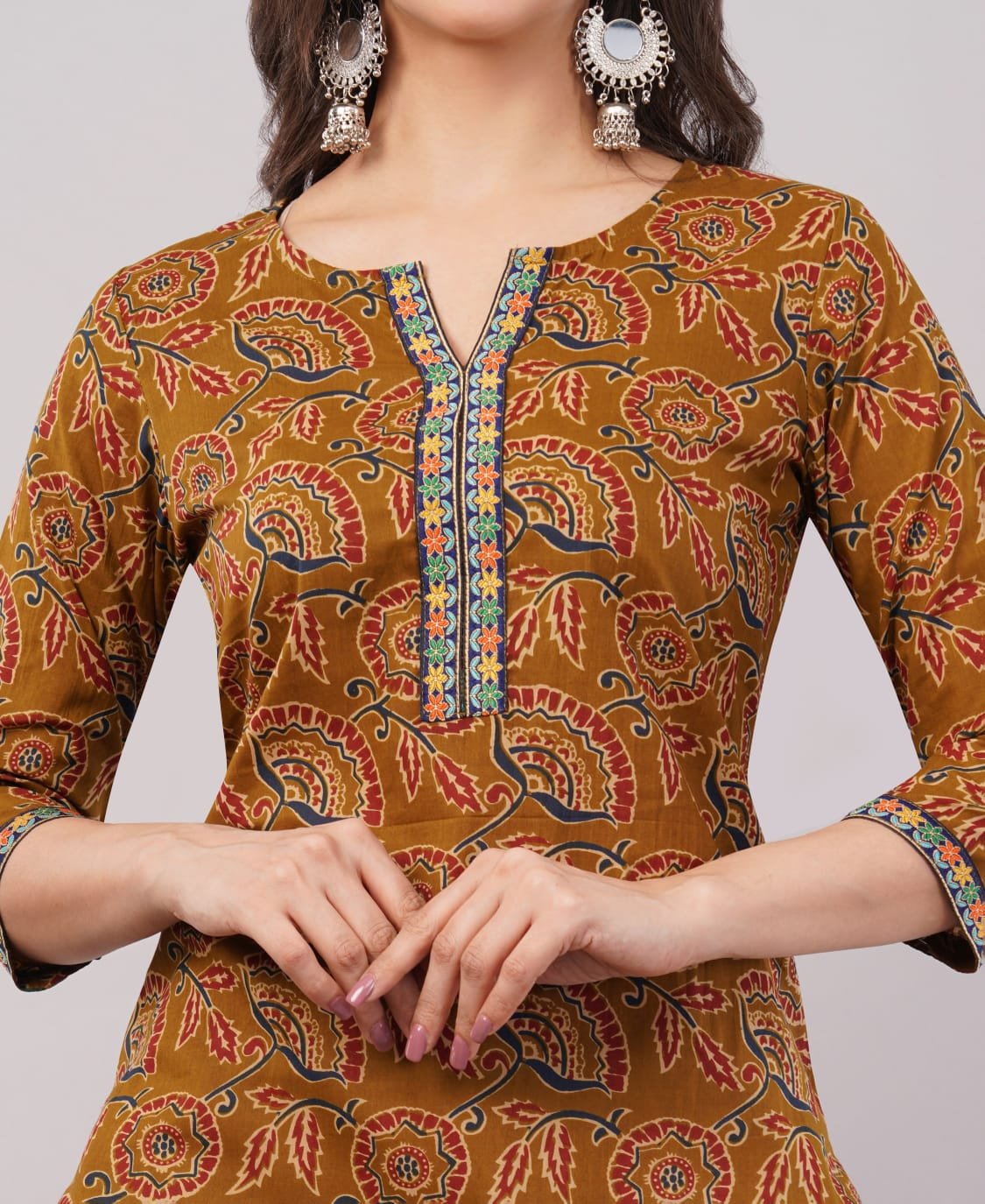 Pure cotton kalamkari floral print kurti with lace work - Image 5