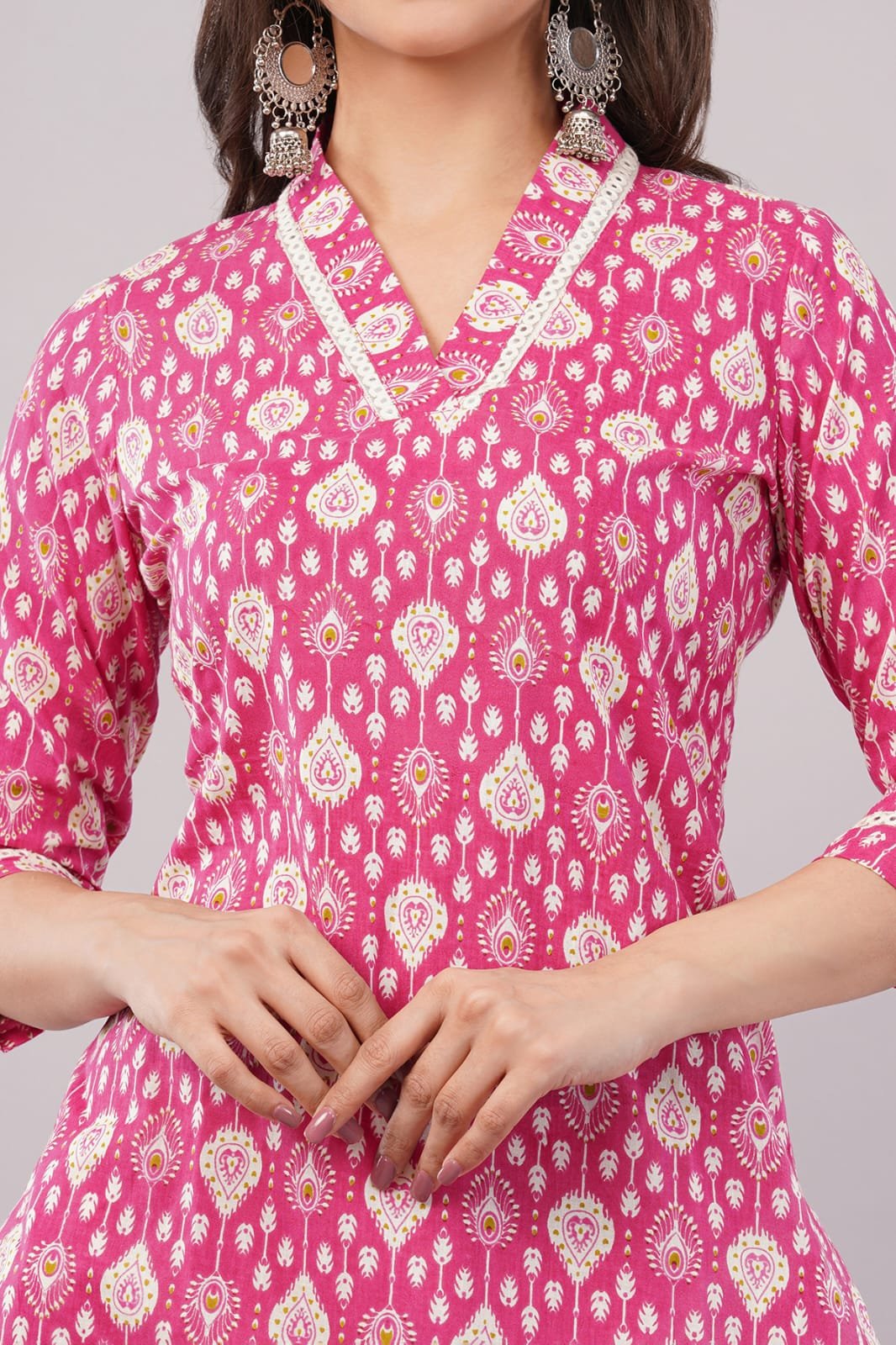 Pure cotton buti print kurti with lace work - Image 5