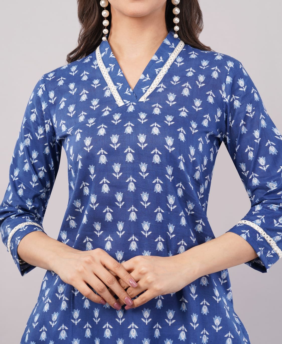 Pure cotton buti print kurti with lace work - Image 4