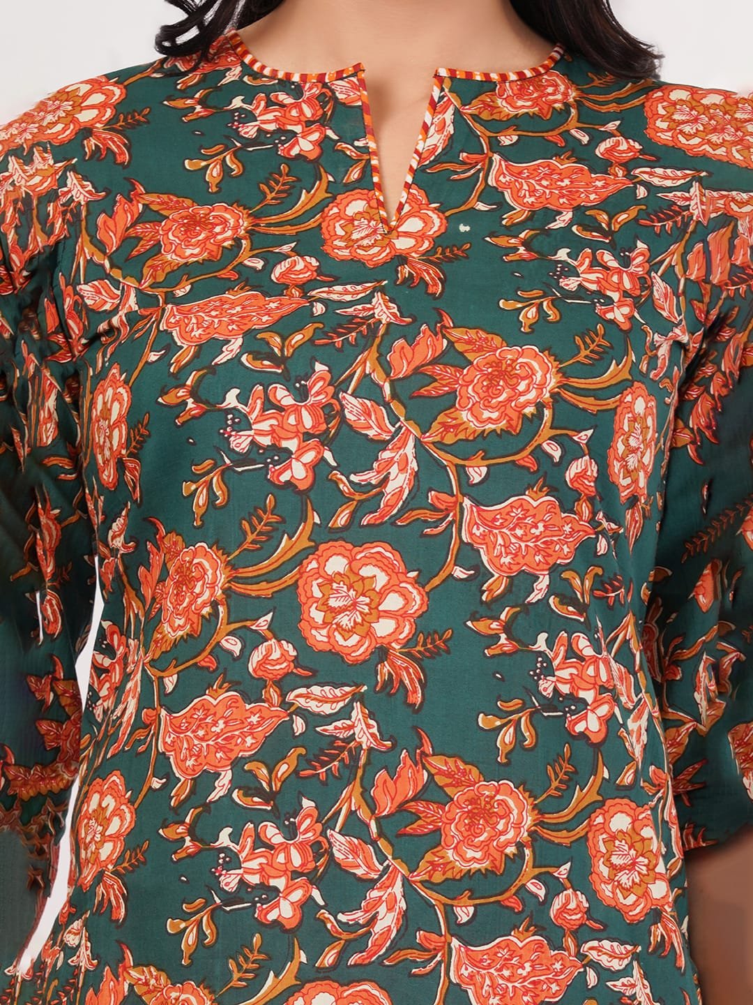 Pure cotton floral print kurta-pant set with piping work - Image 4