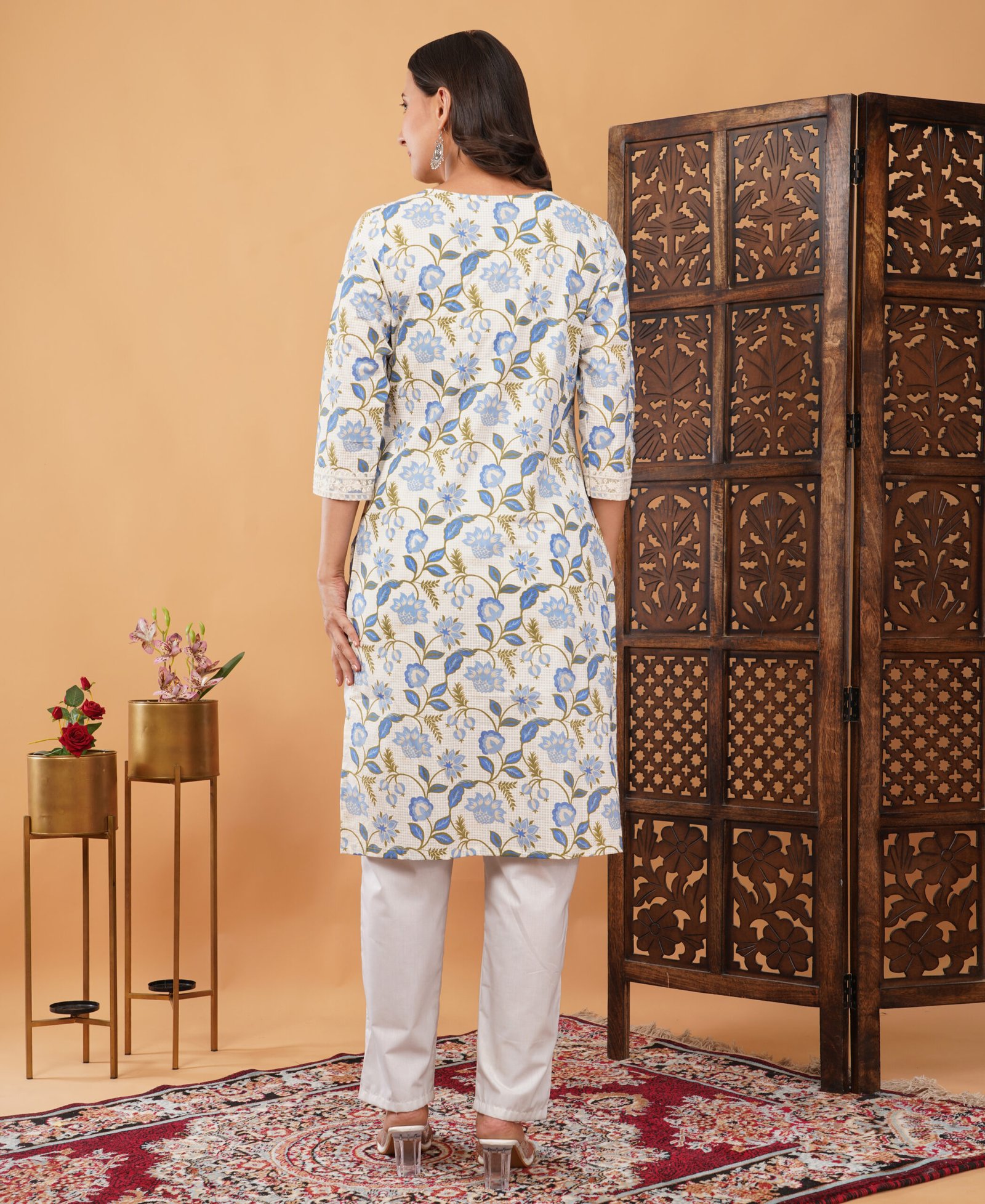 Pure Cotton Kurta With Delicate Lace Work - Image 3